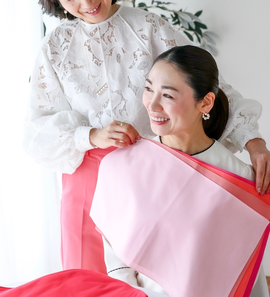 パーソナルカラー診断の様子