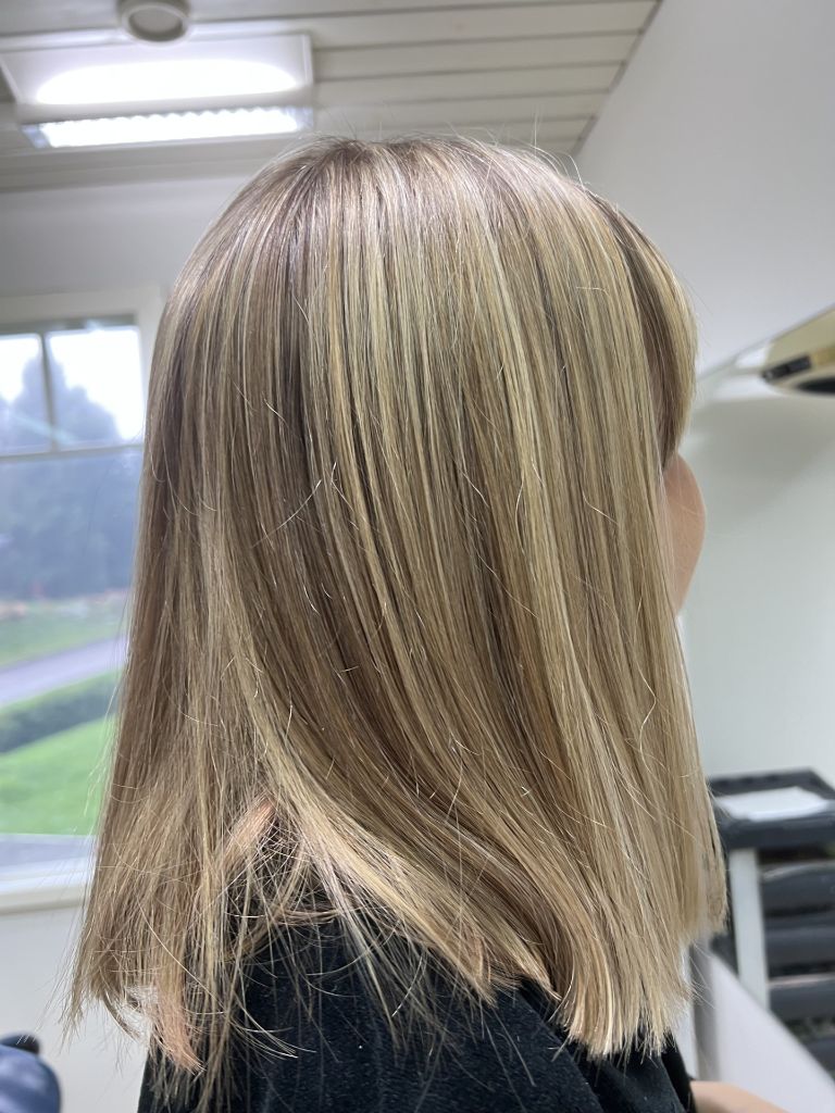 Hiustyö - Vaaleat raidat