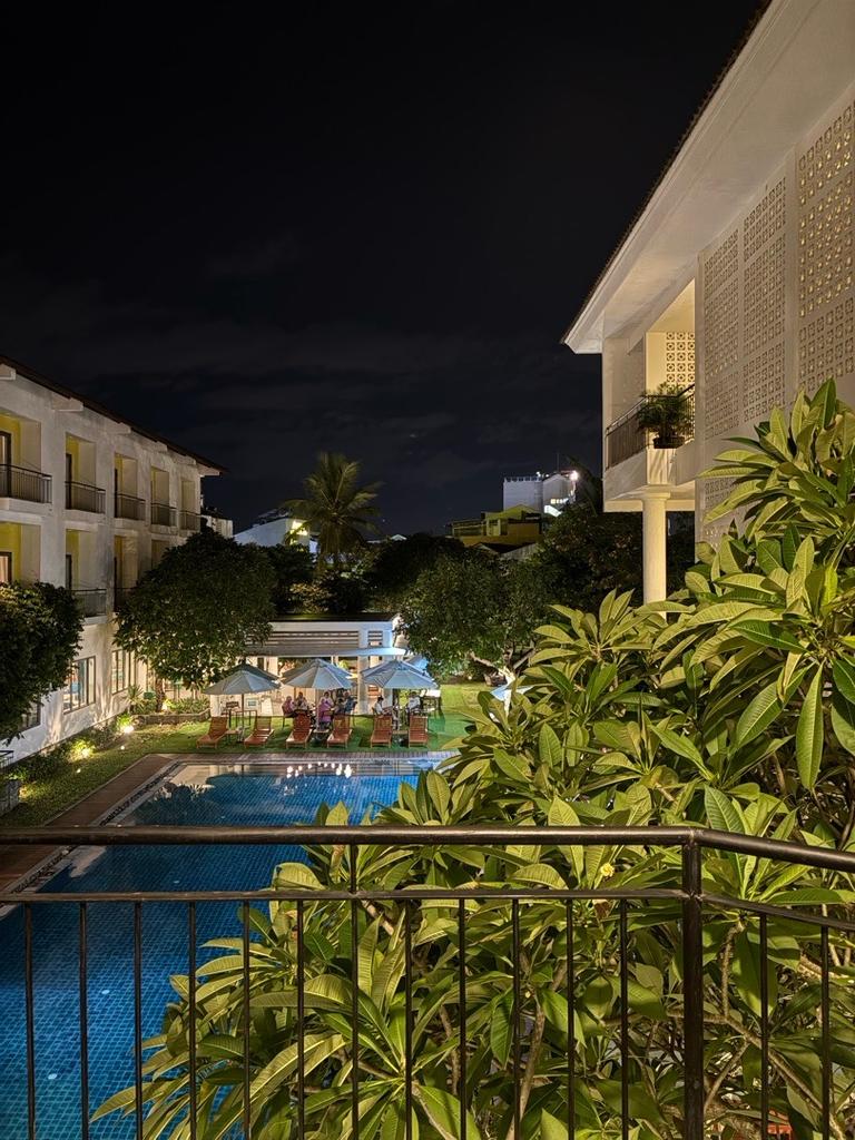 幻想的なプール