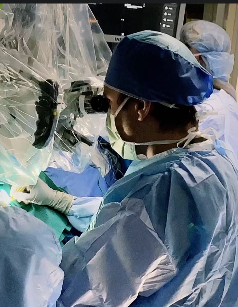 Procedimento endoscópico minimamente invasivo