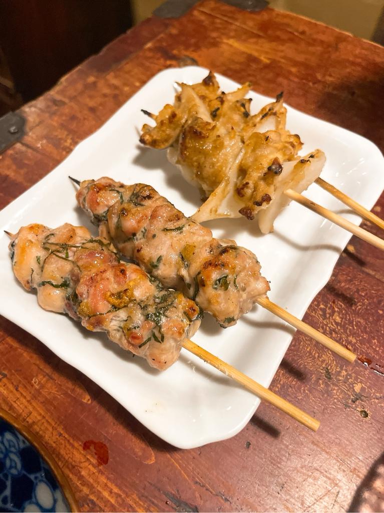 鶏皮串とハーブチキン