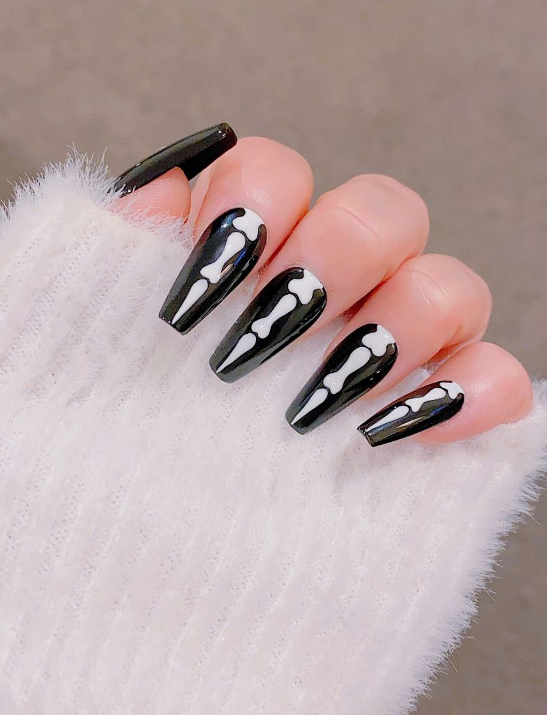 Black Drip Gothic Nails