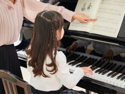 WAO!音楽教室での温かいピアノレッスンの様子