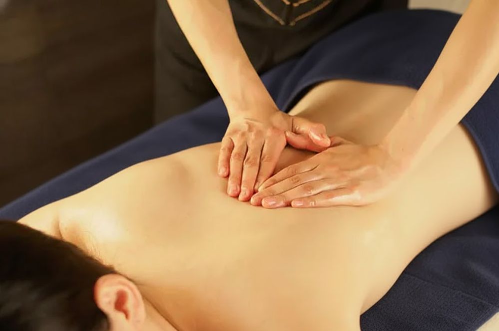 リンパマッサージ（オールハンド）