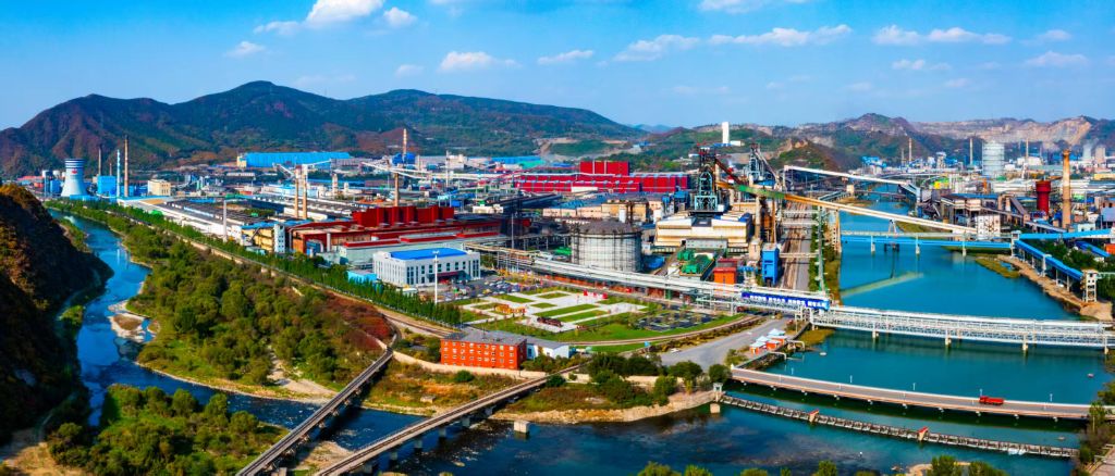 鞍鋼集団製鉄所パノラマ