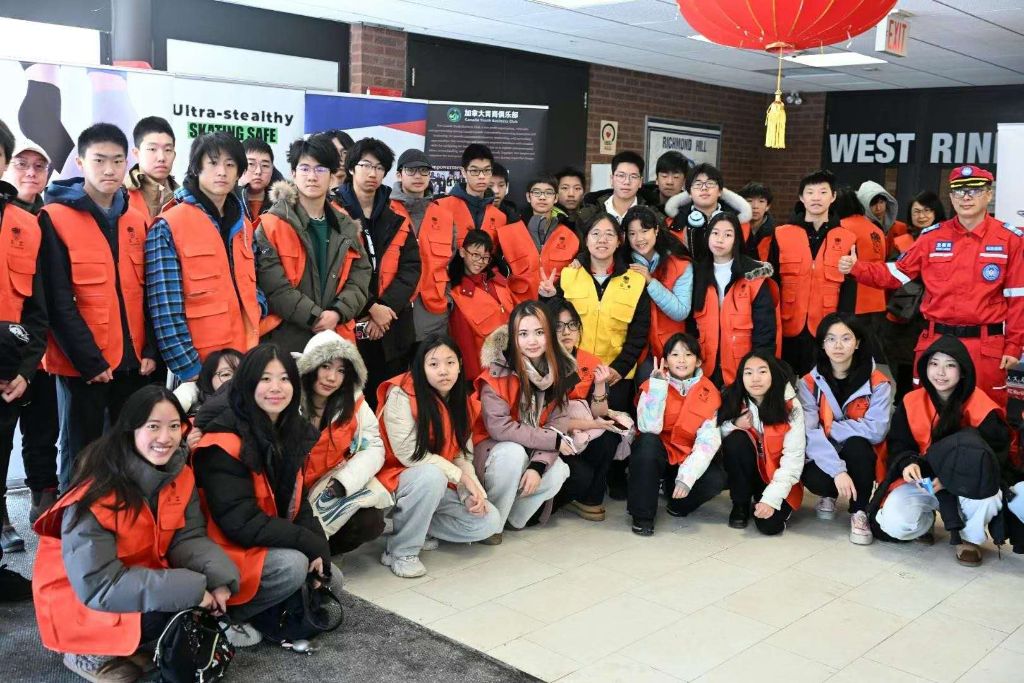 Youth volunteer group photo