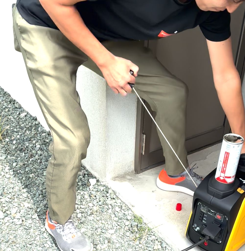 リコイルスターターでエンジン始動