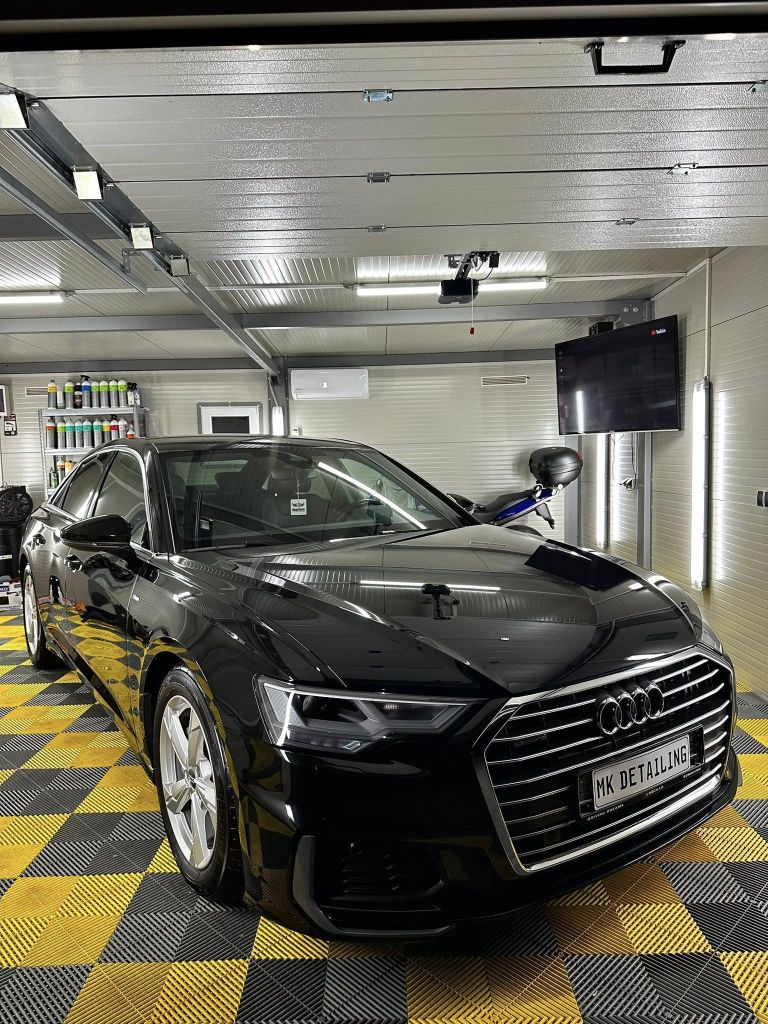 Audi A6 crni