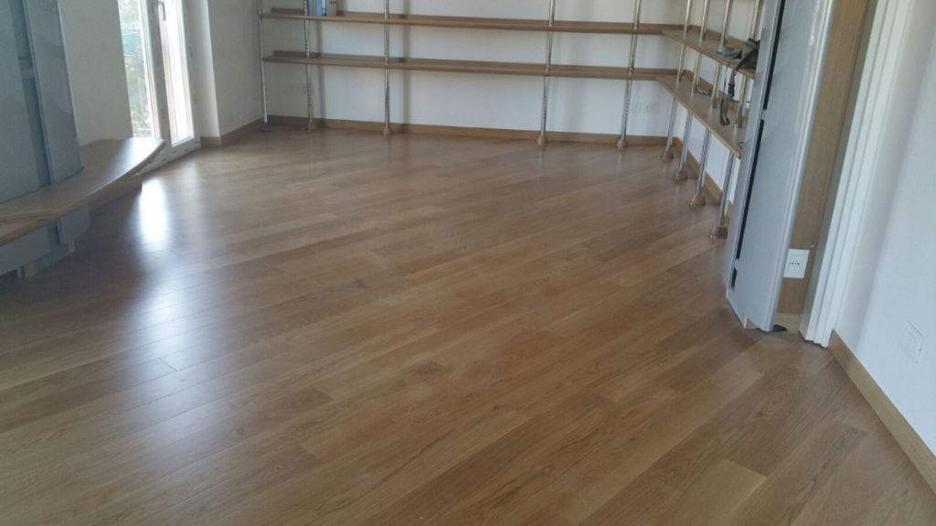 Parquet rovere naturale open space Cingoli