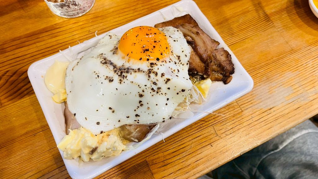 チャーシューエッグ定食
