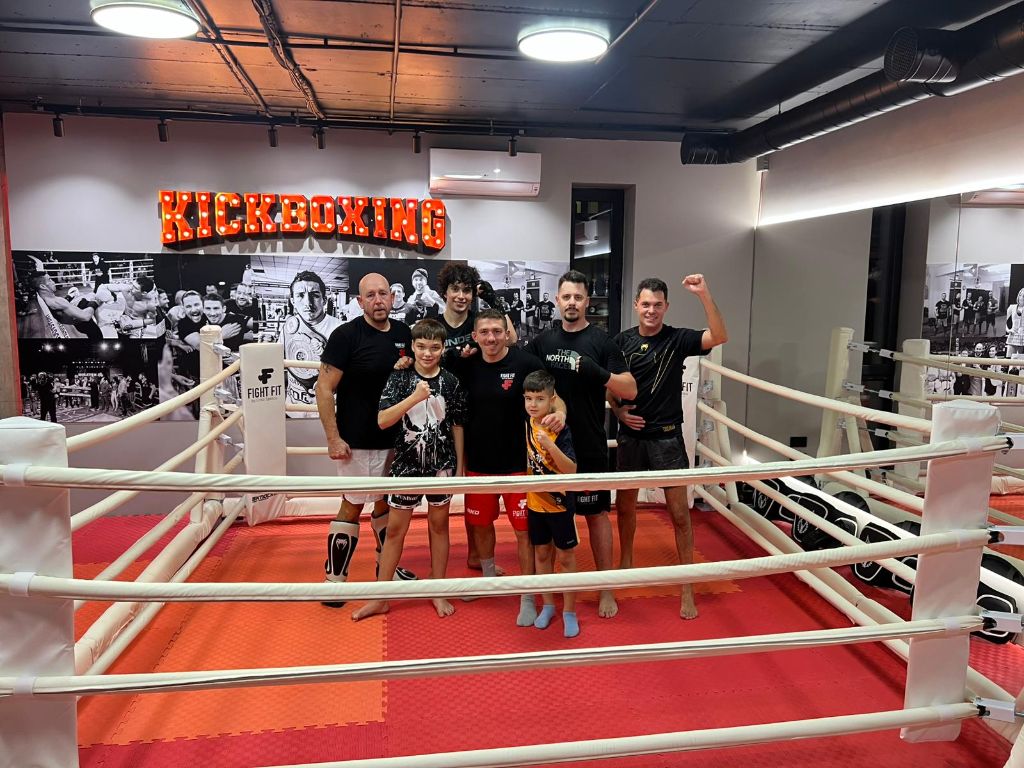Comunitatea FightFit - copii și adulți împreună în ring