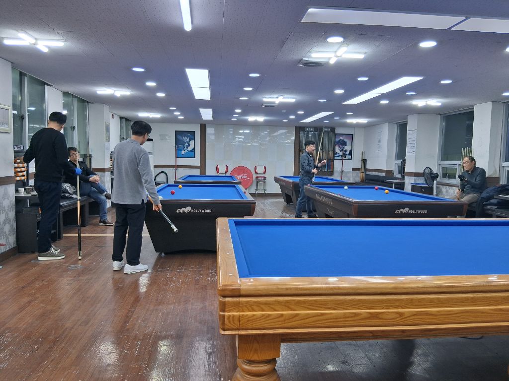 당구장 내부