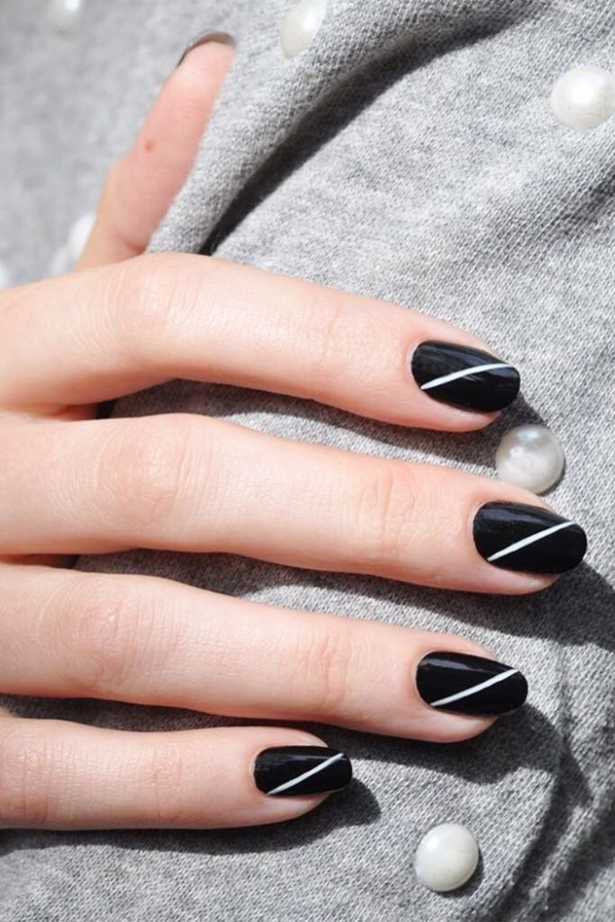 Geometric Black and White Elegance