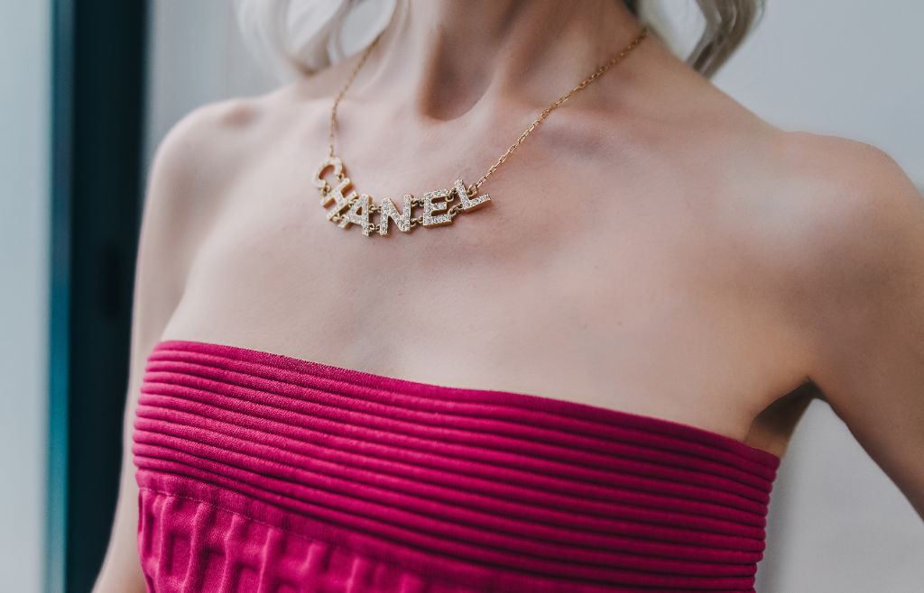 Educational framework: Detailed micro-essays on design evolution and hardware significance