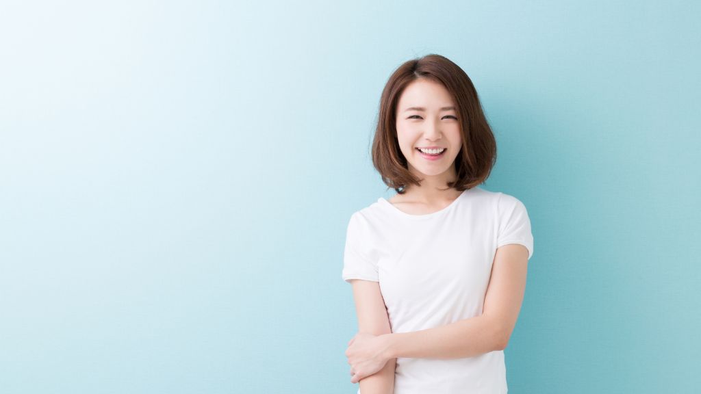 プロテインを飲む女性（運動後）
