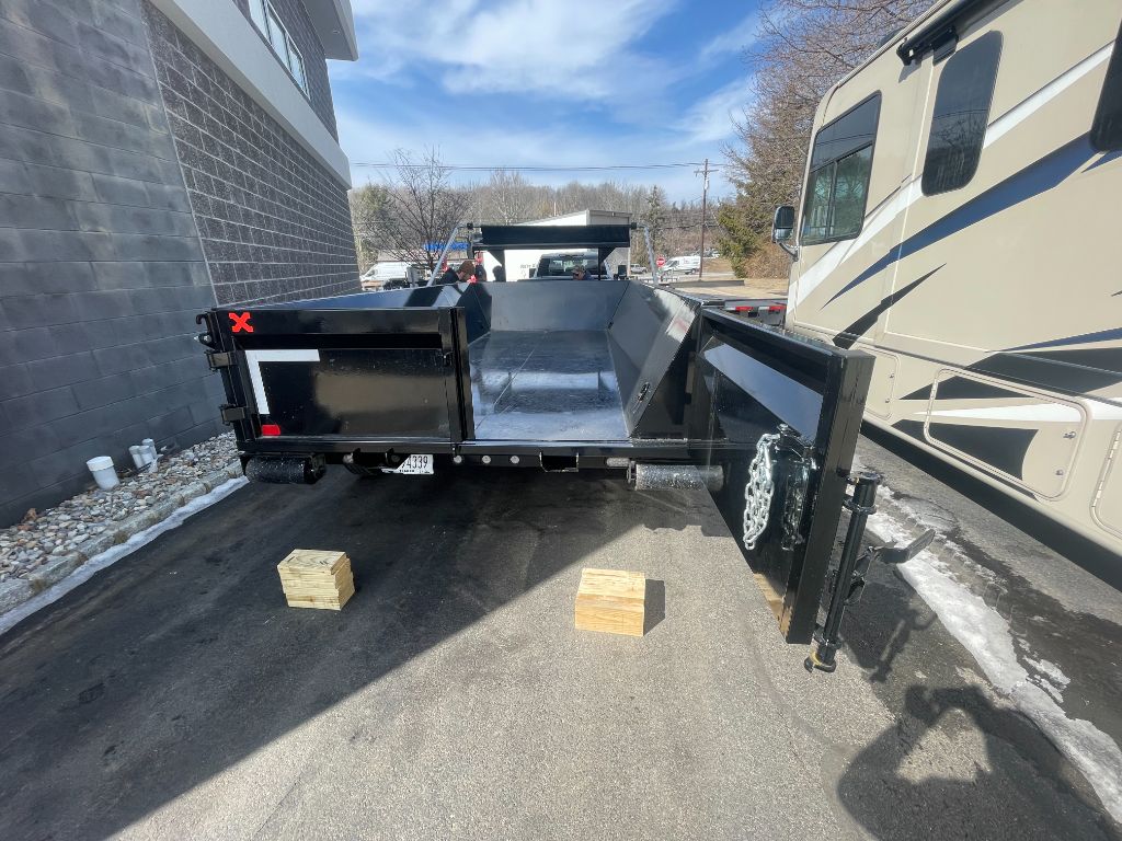 Professional dump trailer service