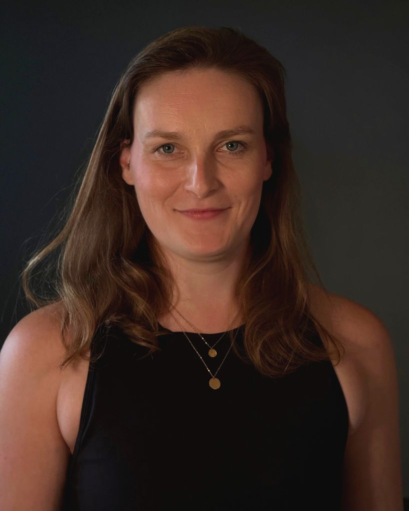 Hanna - Deine einfühlsame Trainerin für zyklusbasiertes Krafttraining