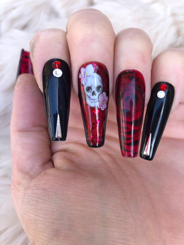 Skull Blood Crystal Horror Nails