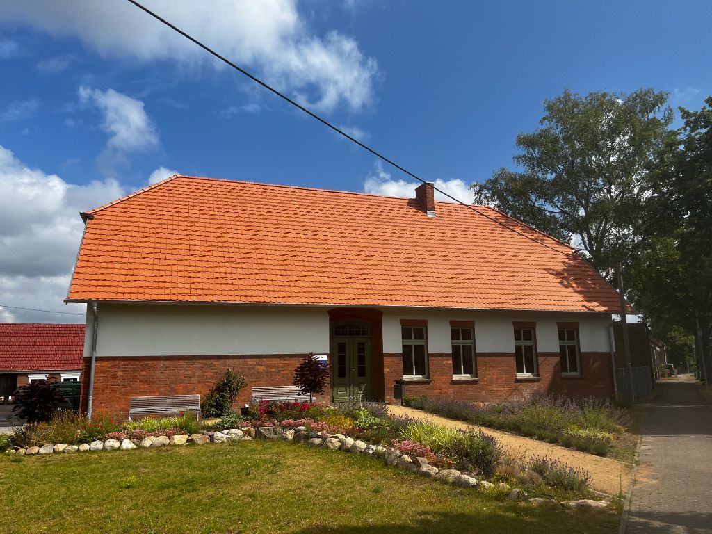 Dorfgemeinschaftshaus Seitenansicht