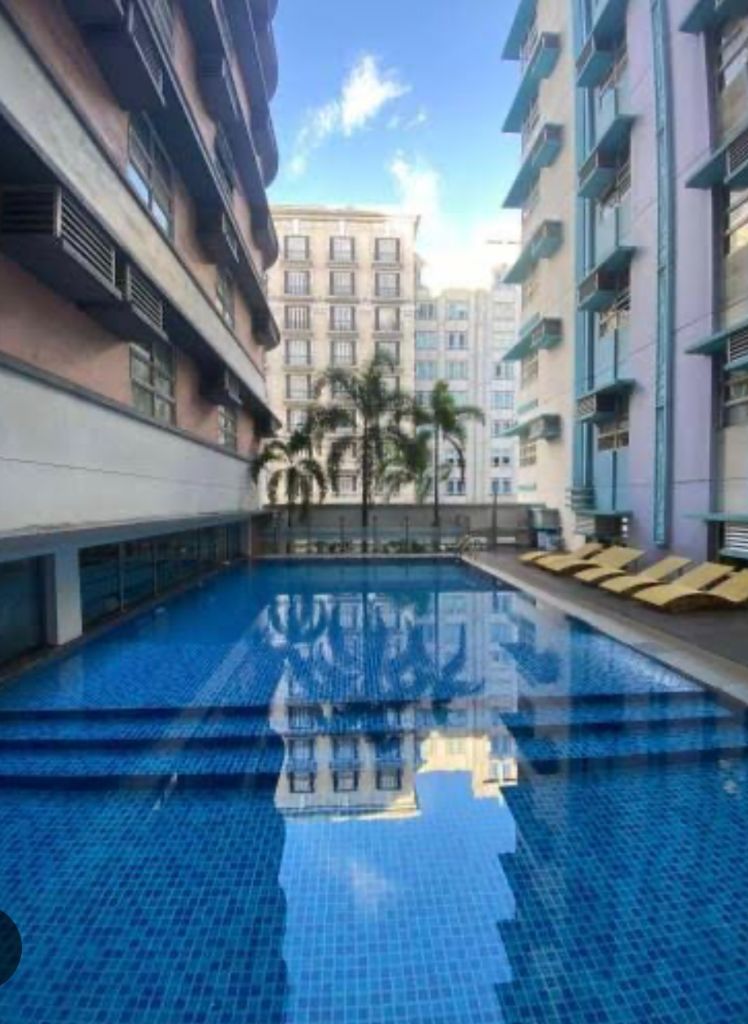 101 Newport Blvd outdoor swimming pool with city view and modern architecture